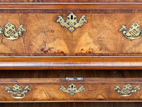 18TH CENTURY GEORGE II PERIOD WALNUT CHEST ON CHEST C1740 - ADDITIONAL PHOTO 3