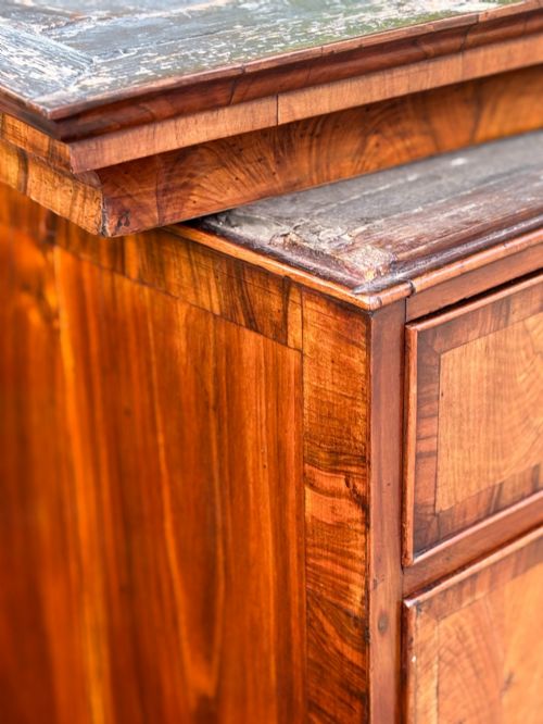 18TH CENTURY GEORGE II PERIOD WALNUT CHEST ON CHEST C1740 - ADDITIONAL PHOTO 5