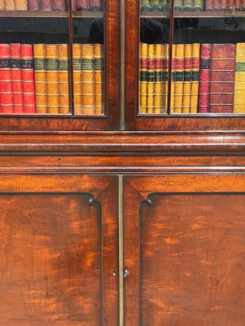 18TH CENTURY GEORGE III PERIOD TALL MAHOGANY BOOKCASE C1780 - ADDITIONAL PHOTO 3