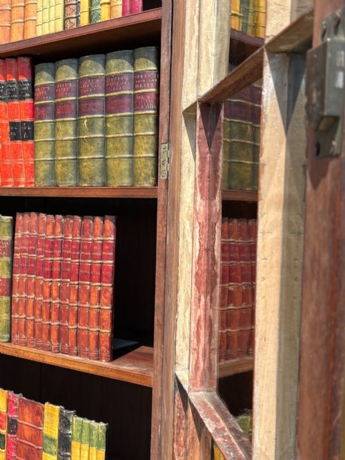 18TH CENTURY GEORGE III PERIOD TALL MAHOGANY BOOKCASE C1780 - ADDITIONAL PHOTO 10