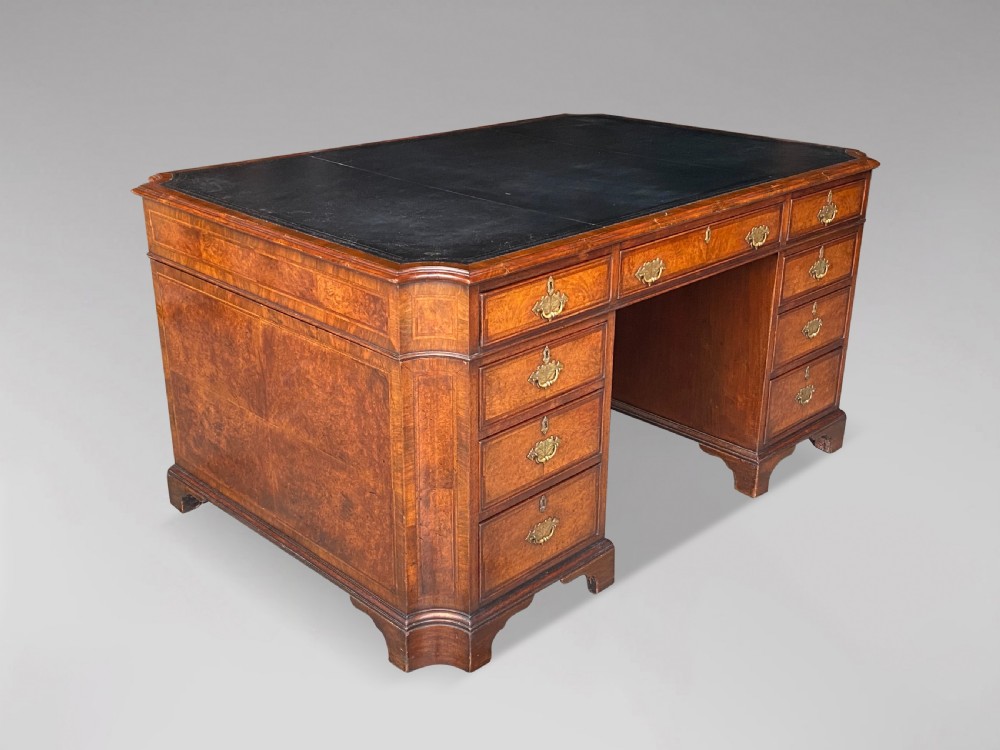 19TH CENTURY GEORGIAN PERIOD WALNUT PARTNERS DESK