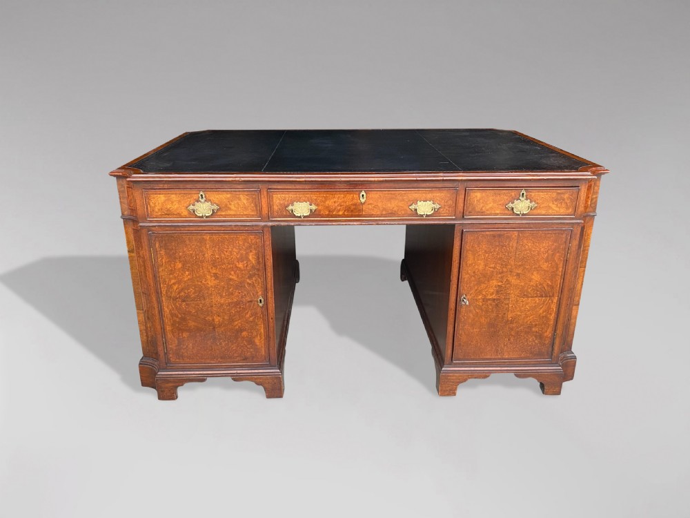 19TH CENTURY GEORGIAN PERIOD WALNUT PARTNERS DESK View VIII