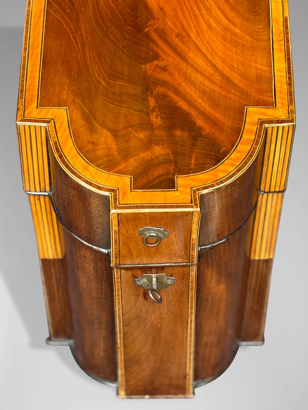 18TH CENTURY GEORGE III PERIOD MAHOGANY KNIFE BOX View VI