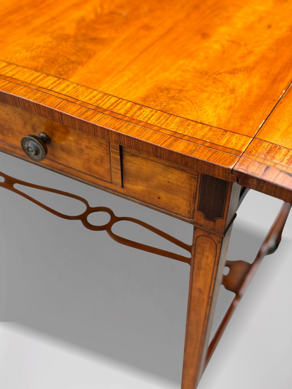 18TH CENTURY GEORGE III SHERATON PERIOD SATINWOOD SOFA TABLE View VI
