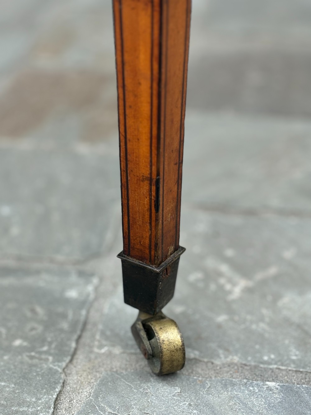 18TH CENTURY GEORGE III SHERATON PERIOD SATINWOOD SOFA TABLE View XI