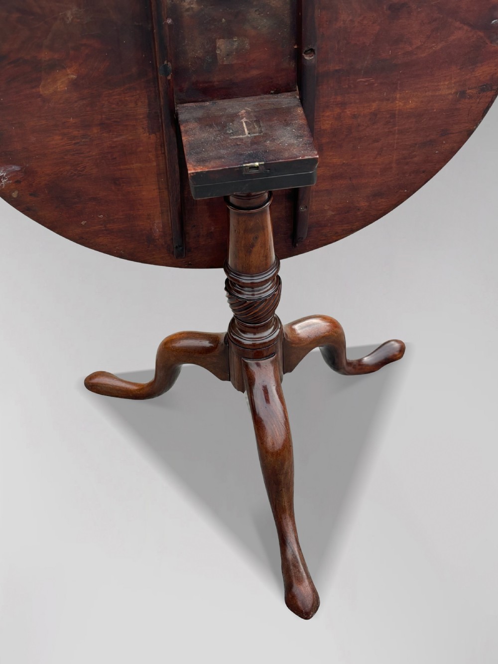 18TH CENTURY GEORGE III MAHOGANY TILT-TOP TRIPOD TABLE View V