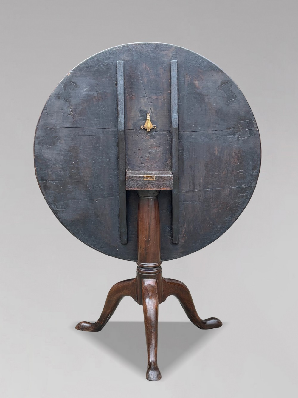 18TH CENTURY GEORGE III PERIOD TILT-TOP TRIPOD TABLE View II