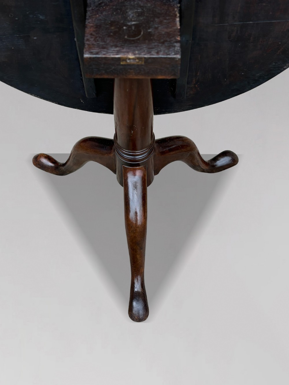 18TH CENTURY GEORGE III PERIOD TILT-TOP TRIPOD TABLE View III