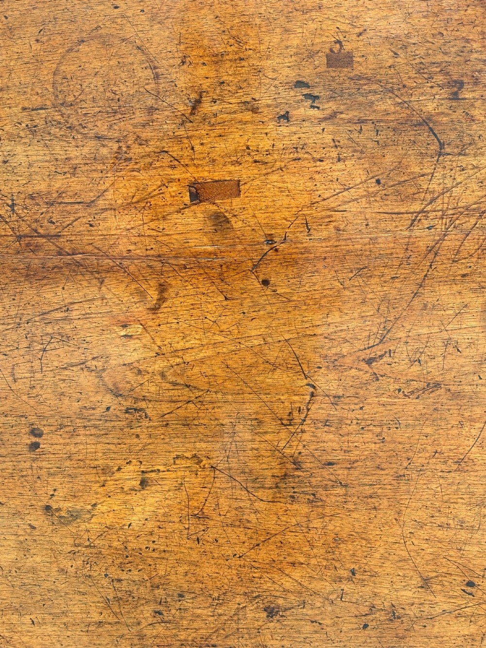 18TH CENTURY GEORGE III PERIOD TILT-TOP TRIPOD TABLE View VI