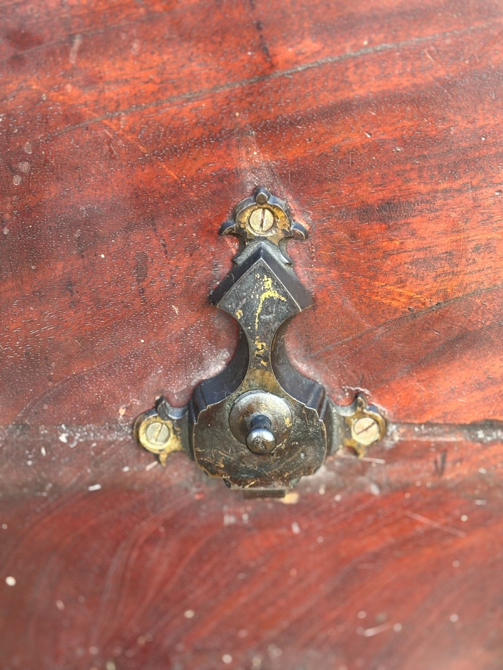An 18th-century George III mahogany tilt-top tripod table featuring a carved piecrust rim, a fluted column, and cabriole legs ending in claw and ball feet. View VI