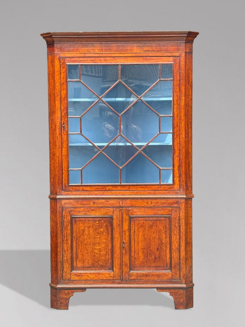 18TH CENTURY GEORGE III PERIOD OAK CORNER CUPBOARD, C1780