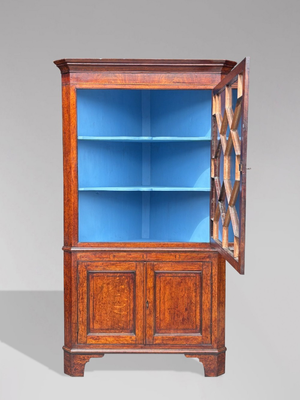 18TH CENTURY GEORGE III PERIOD OAK CORNER CUPBOARD, C1780 View IV
