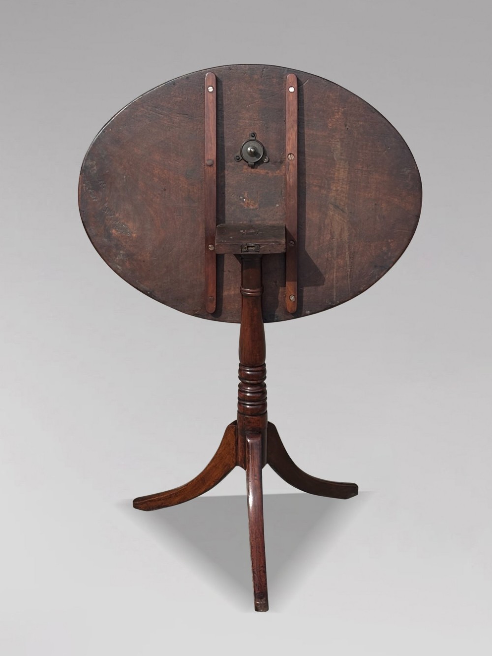 18TH CENTURY GEORGE III PERIOD MAHOGANY TRIPOD TABLE, C1790 View III