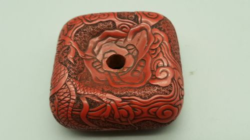 SUPERB RARE RED LACQUER TSUISHU MEIJI MANJU NETSUKE WITH DRAGON DECORATION - ADDITIONAL PHOTO 2