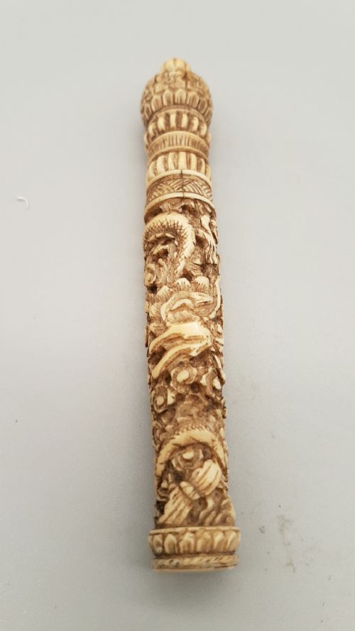 beautiful antique chinese ivory needle case with superb decoration - CATEGORY: ANTIQUE MISCELLANEOUS - DATED 19TH CENTURY
