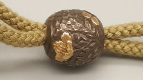 RARE JAPANESE MEIJI BRONZE AND GOLD MANJU NETSUKE AND OJIME - ADDITIONAL PHOTO 2
