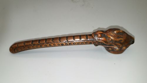 ANTIQUE JAPANESE BRONZE YATATE IN THE FORM OF DRAGON WITH A LONG TONGUE - ADDITIONAL PHOTO 1