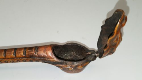 ANTIQUE JAPANESE BRONZE YATATE IN THE FORM OF DRAGON WITH A LONG TONGUE - ADDITIONAL PHOTO 4
