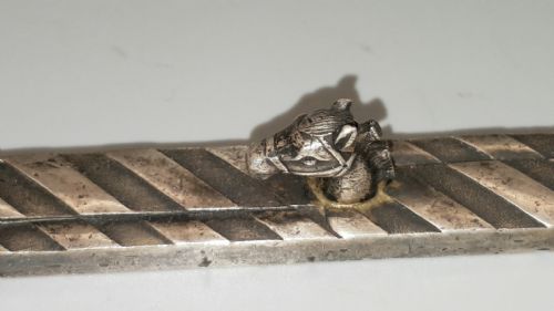 RARE ANTIQUE JAPANESE SILVERED BRONZE TRADITIONAL PAPERWEIGHT WITH A HORSE HEAD DESIGN - ADDITIONAL PHOTO 2