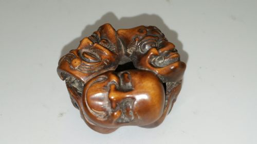 nice 19thc meiji japanese boxwood netsuke of six noh theatre masks - CATEGORY: ANTIQUE BOXES - DATED 19TH CENTURY