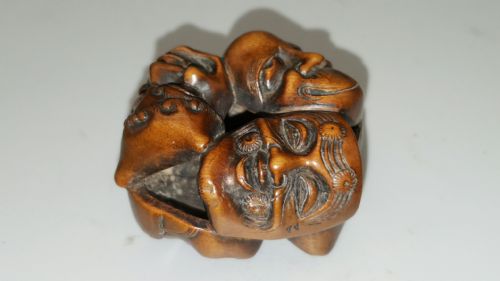 NICE 19THC MEIJI JAPANESE BOXWOOD NETSUKE OF SIX NOH THEATRE MASKS - ADDITIONAL PHOTO 1