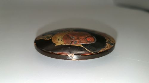 RARE JAPANESE MEIJI LACQUER MANJU NETSUKE DEPICTING WARLORDS BENKEI AND YOSHITSUNE AT GOJO BRIDGE - ADDITIONAL PHOTO 6