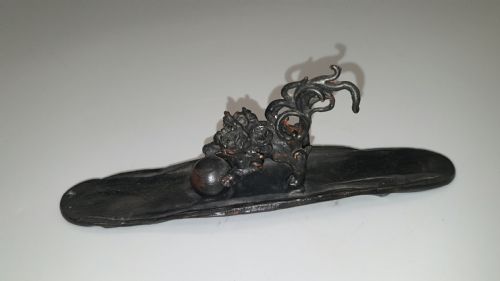 rare japanese meiji 19thc bronze paperweight depicting a shishi by shuzan hideyama - CATEGORY: ANTIQUE METAL - DATED 19TH CENTURY