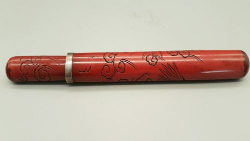 RARE JAPANESE MEIJI 19THC RED LACQUER PIPECASE DEPICTING A DRAGON - ADDITIONAL PHOTO 3