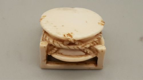 rare japanese meiji ivory netsuke of a traditional japanese taiko drum - CATEGORY: ANTIQUE MISCELLANEOUS - DATED 19TH CENTURY