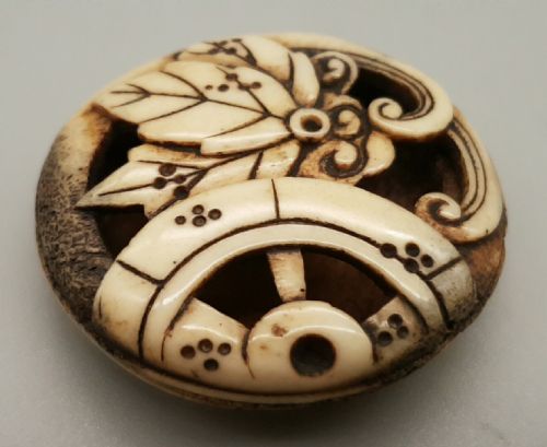 JAPANESE EDO STAG ANTLER RYUSA PIERCED MANJU NETSUKE - ADDITIONAL PHOTO 2
