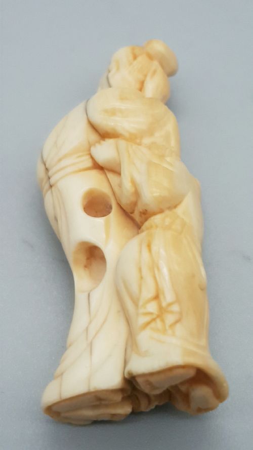 JAPANESE EDO 18THC IVORY NETSUKE OF A MOTHER AND CHILD - ADDITIONAL PHOTO 5