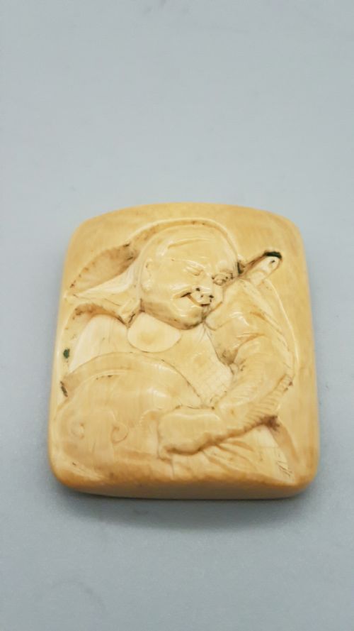 unusual japanese meiji oblong ivory manju netsuke depicting a samurai with fan - CATEGORY: ANTIQUE MISCELLANEOUS - DATED 19TH CENTURY