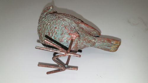 CHARMING VINTAGE FRENCH METAL SPARROW LOVELY MODELLINGCASTING PATINA - ADDITIONAL PHOTO 3