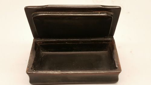 NICE ANTIQUE HORN AND TORTOISESHELL SNUFF BOX WITH SILVER PIQU DECORATION - ADDITIONAL PHOTO 2