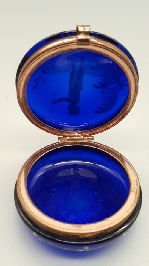 LOVELY VICTORIAN CA 1880 MARY GREGORY COBALT GLASS PILL BOX - ADDITIONAL PHOTO 3