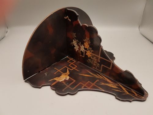 PAIR OF ANTIQUE WALLMOUNTED WOODEN SHELVESBRACKETS WITH BEAUTIFUL LACQUER DECORATION OF BIRDS - ADDITIONAL PHOTO 8