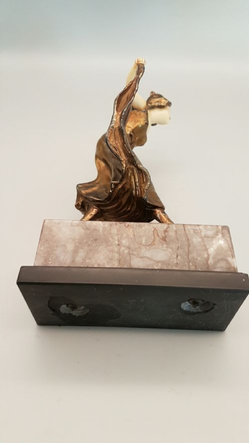 NICE ORIGINAL ART DECO BRONZE AND IVORY FIGURE OF A LADY ON MARBLE AND BRONZE BASE - ADDITIONAL PHOTO 5