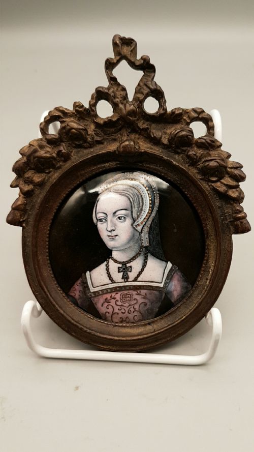 rare 18th century miniature porcelain portrait of queen catherine parr - CATEGORY: ANTIQUE CERAMICS - DATED 18TH CENTURY