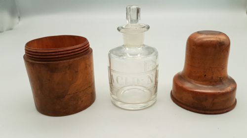 ANTIQUE FRUITWOOD TREEN CONTAINER WITH BOTTLE MARKED ACID NITRIC - ADDITIONAL PHOTO 4