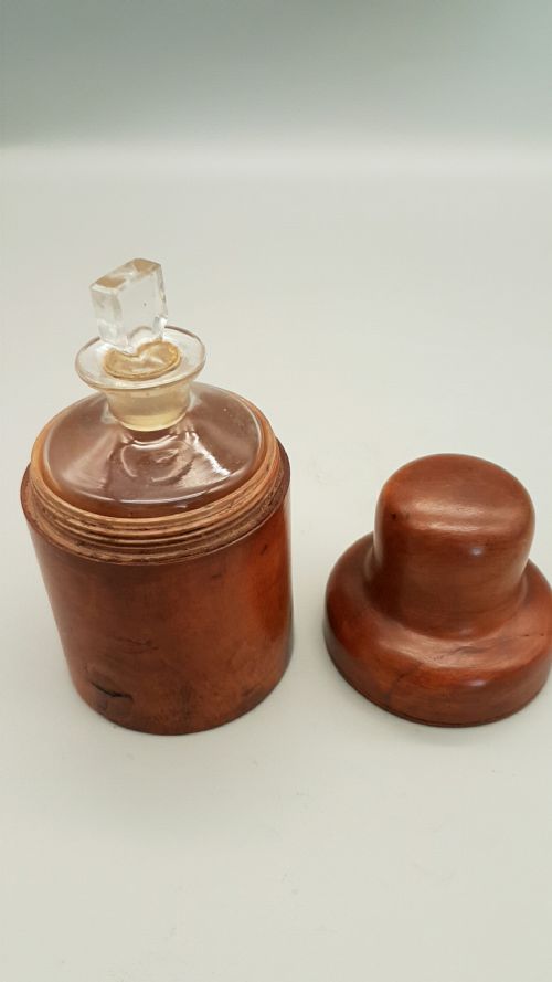 ANTIQUE FRUITWOOD TREEN CONTAINER WITH PERFUME BOTTLE - ADDITIONAL PHOTO 3