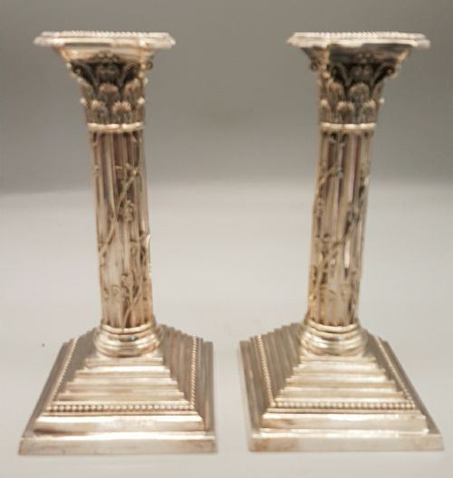 SUPERB PAIR OF LATE 19TH CENTURY SHEFFIELD PLATE CANDLESTICKS BY THOMAS BRADBURY SONS - ADDITIONAL PHOTO 1