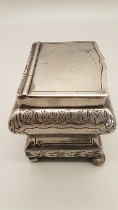 RARE VICTORIAN SILVER PLATE TEA CADDY WITH BALL FEET BY WILLIAM BRIGGS OF SHEFFIELD - ADDITIONAL PHOTO 1