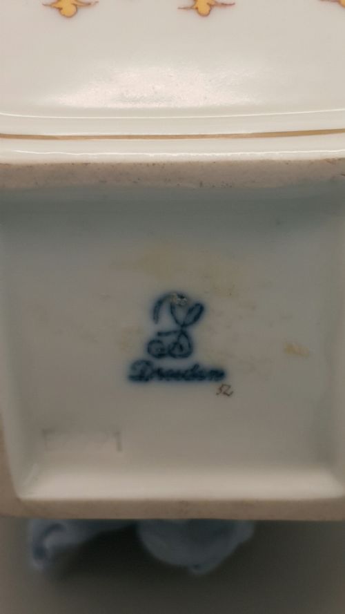 NICE ANTIQUE DRESDEN C1902 QUATREFOIL PORCELAIN SAKE BOTTLEJAR - ADDITIONAL PHOTO 6