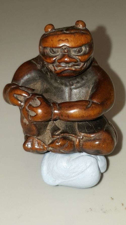 japanese edo boxwood netsuke of a seated oni - CATEGORY: ANTIQUE MISCELLANEOUS - DATED 19TH CENTURY