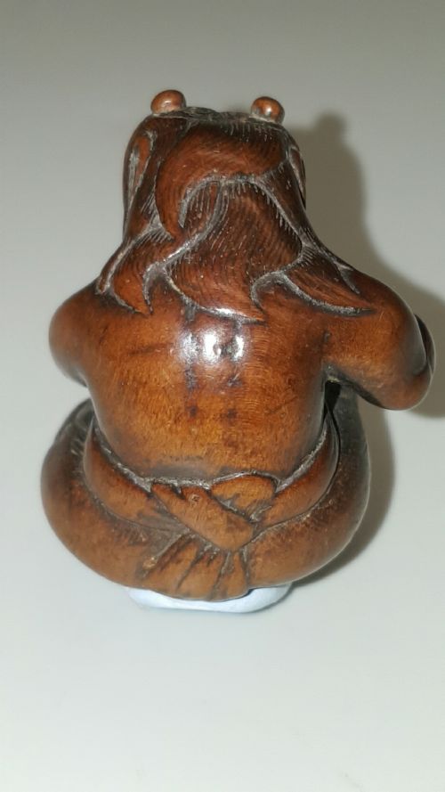 JAPANESE EDO BOXWOOD NETSUKE OF A SEATED ONI - ADDITIONAL PHOTO 2