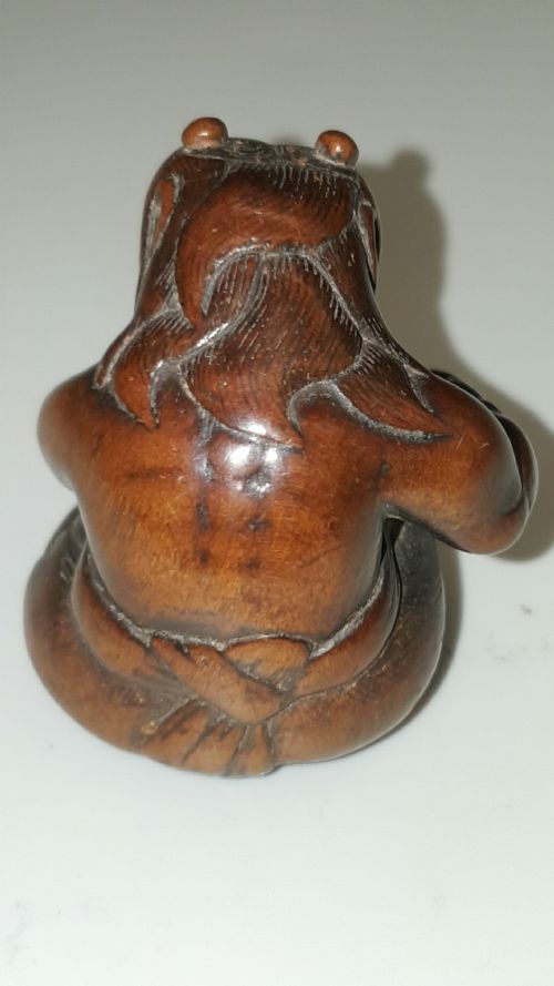 JAPANESE EDO BOXWOOD NETSUKE OF A SEATED ONI - ADDITIONAL PHOTO 5