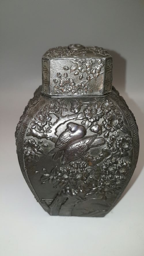 lovely unusual japanese 19thc meiji bronze tea caddy - CATEGORY: ANTIQUE BOXES - DATED 19TH CENTURY