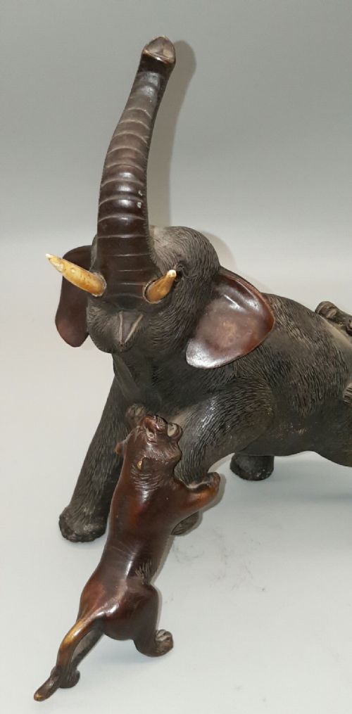 SUPERB JAPANESE MEIJI 19THC BRONZE OF ELEPHANT AND TIGERS - ADDITIONAL PHOTO 5