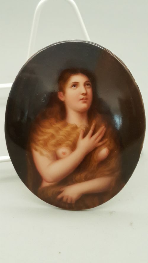 BEAUTIFUL 19THC HANDPAINTED PORCELAIN PLAQUE A COPY OF THE PENITENT MAGDALENE BY TITIAN - ADDITIONAL PHOTO 1