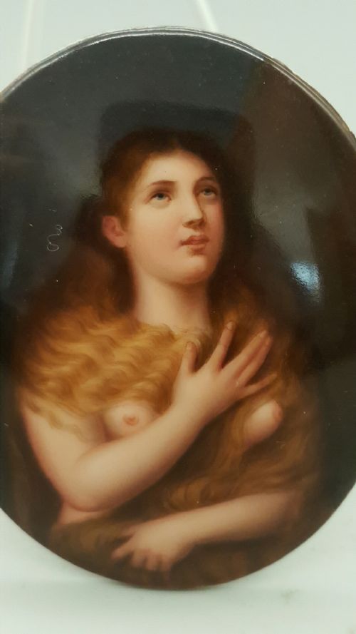 BEAUTIFUL 19THC HANDPAINTED PORCELAIN PLAQUE A COPY OF THE PENITENT MAGDALENE BY TITIAN - ADDITIONAL PHOTO 2